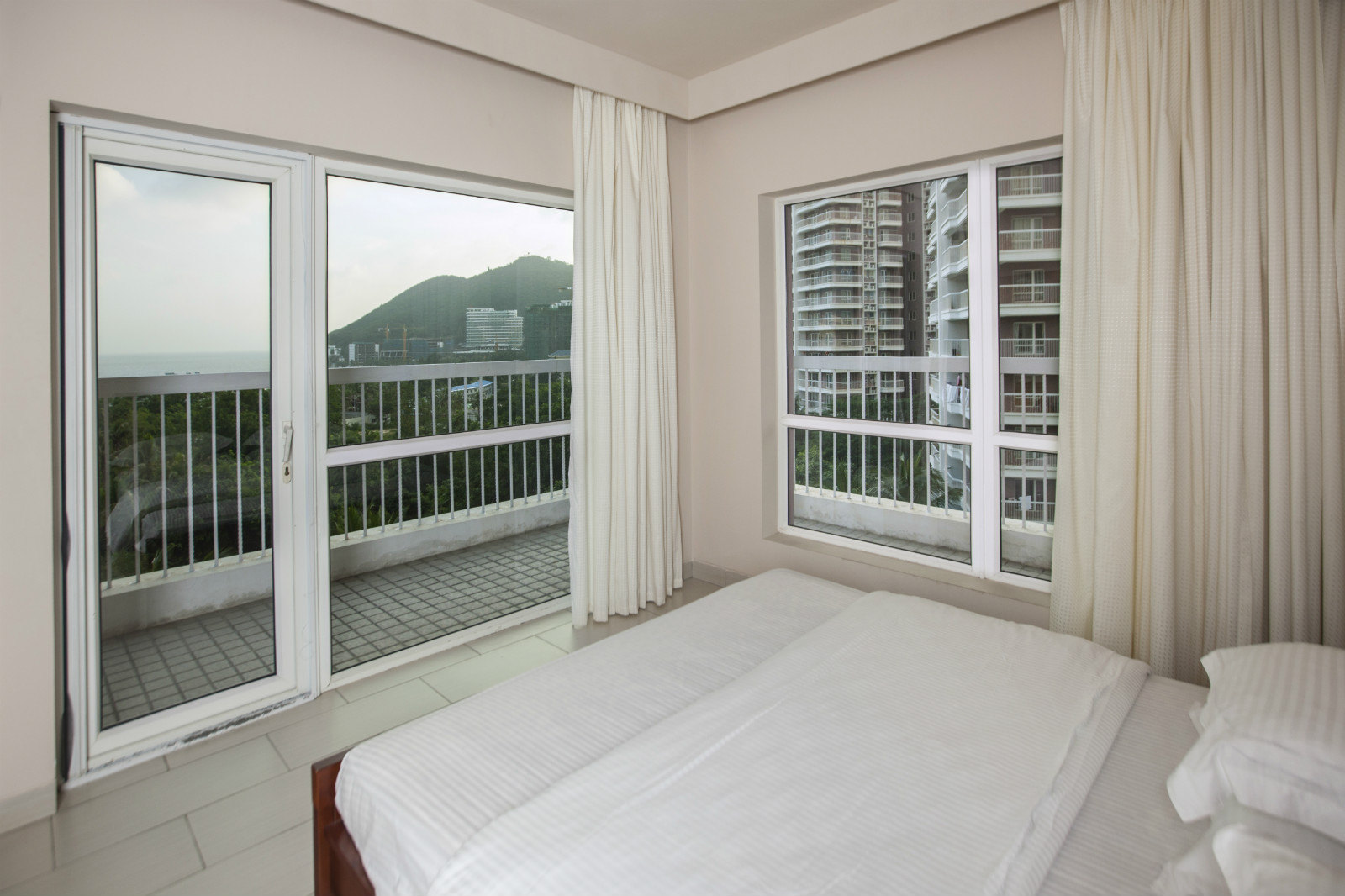 三亚亚龙湾400元左右一晚酒店推荐,三亚3000包吃住最好的酒店公寓