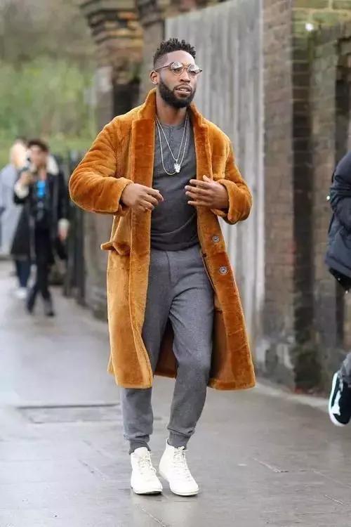 时装周各大明星造型点评,巴黎时装周最惊艳的男明星