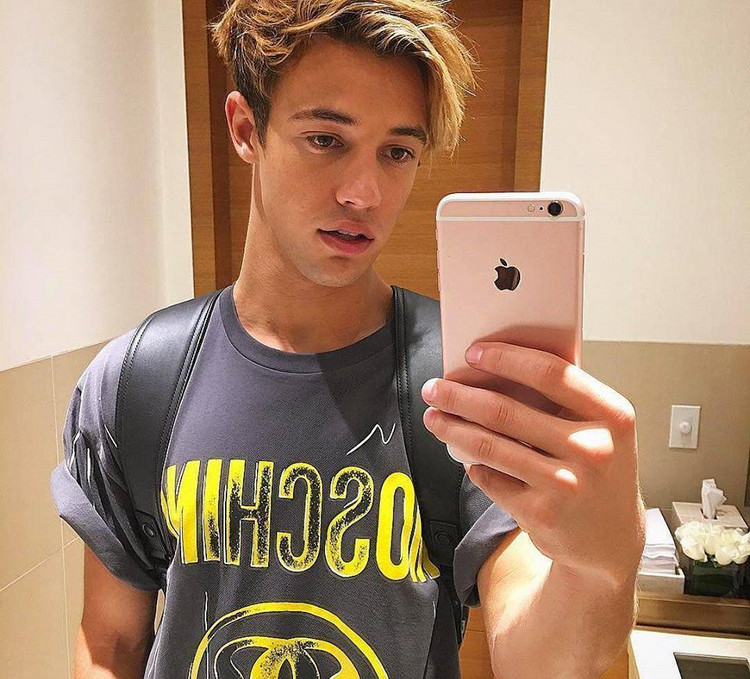 moschino秀场,moschino春季秀场