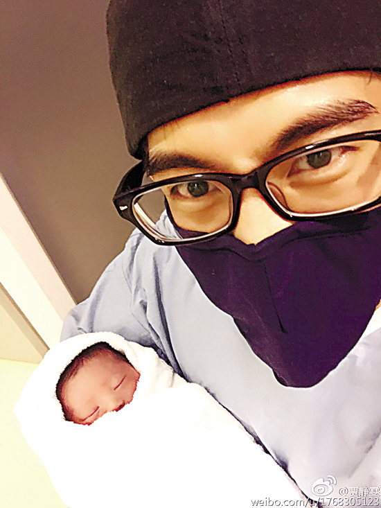 贾静雯三胎是剖腹产还是顺产,贾静雯三胎顺产还是剖腹产