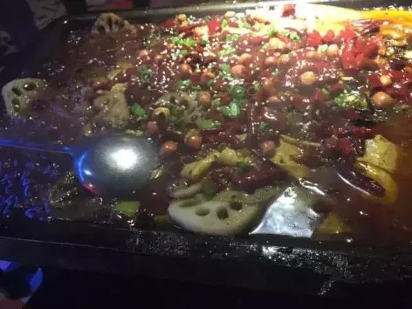 到万州吃烤鱼,重庆烤鱼正宗做法