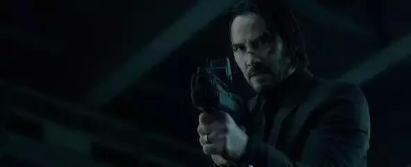 战术美学|《疾速追杀》的“枪械世界”