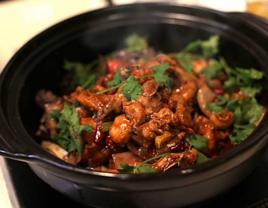 这一家酒店有门童，叫“白手套”。