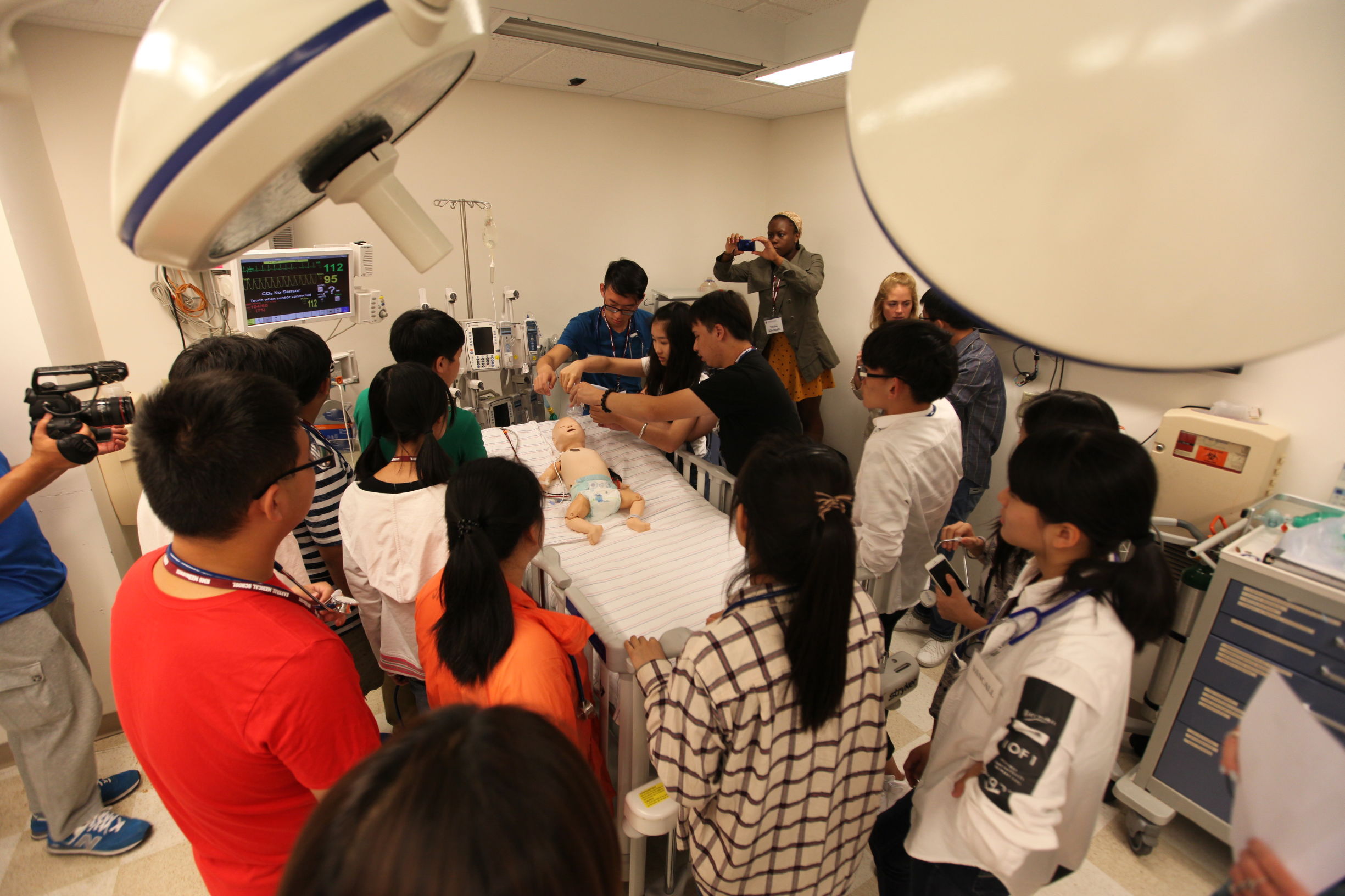 鍚痉鏁欒偛榛勫ù,鍚痉榛勫ù