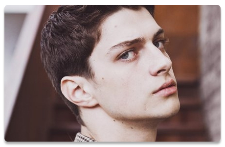 玻璃心的男生的心理表现,如何正确对待玻璃心男生