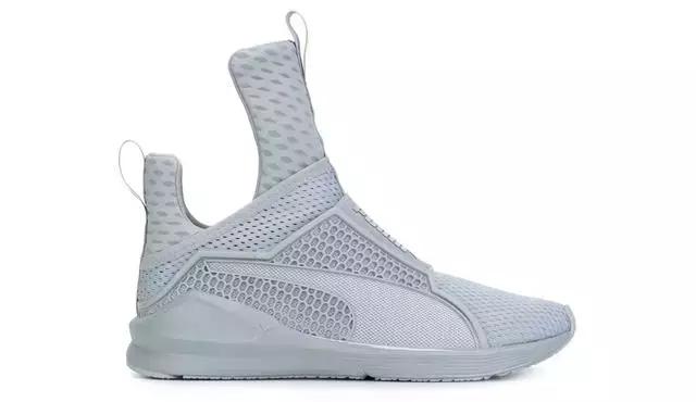 宋佳刘雯同款拖鞋,刘雯袁姗姗张雨绮