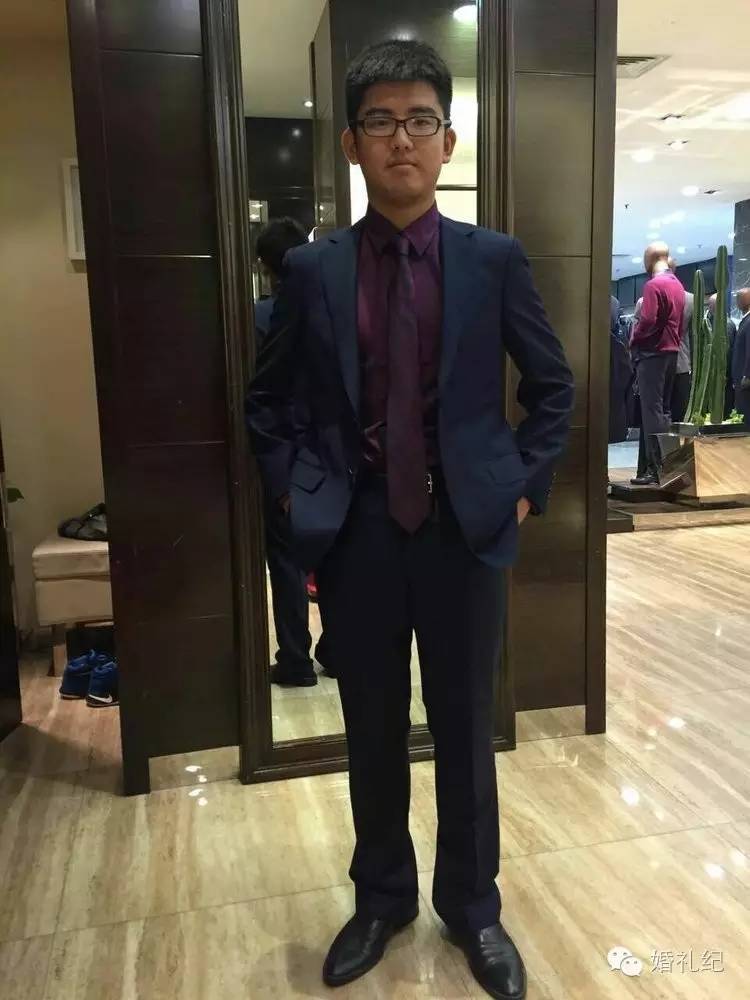 酒红色婚礼西服,婚礼酒红色西服