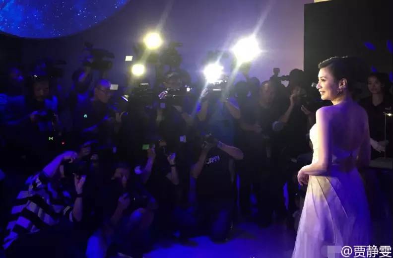 贾静雯三胎是剖腹产还是顺产,贾静雯三胎顺产还是剖腹产