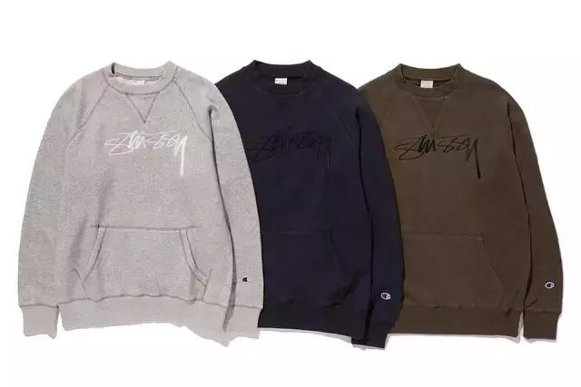 穿了一件特别新的卫衣,穿了一件很喜欢的卫衣