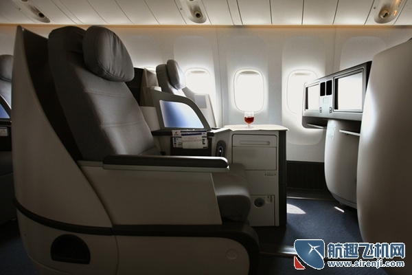 头等舱商务舱经济舱三个舱的区别,东航飞机餐经济舱头等舱和公务舱