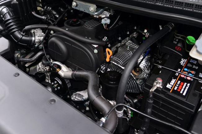 实用派不失商务范儿试驾江淮瑞风M42.0L