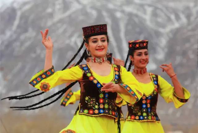 看头条后天就能从克拉玛依坐火车到喀什啦！