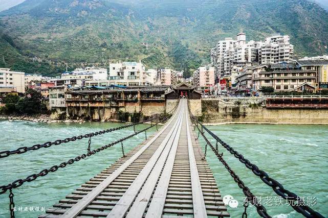 泸定桥因康熙御笔，红军一战，主席诗句而名扬天下！