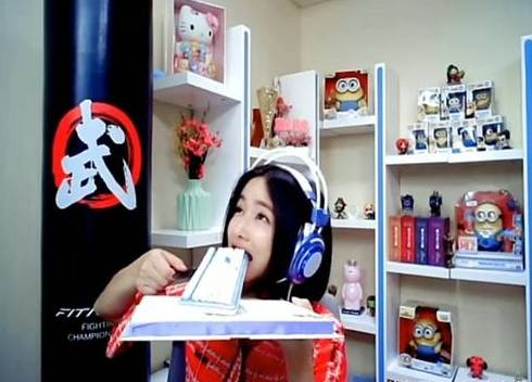 杭州一高颜值证券投资顾问今天首次做直播，快看！