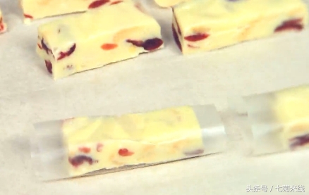 简易花生牛轧糖的做法,花生牛轧糖制作超简单