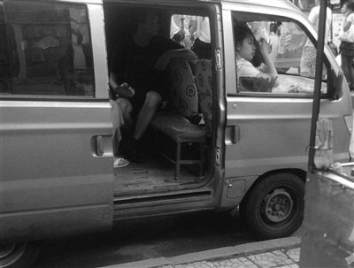 跑黑车司机的生活经历,兼职跑黑车拉客如何