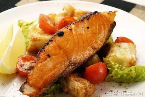 冰冻深海海鲈鱼怎么做好吃,海鱼常见的煮法和做法