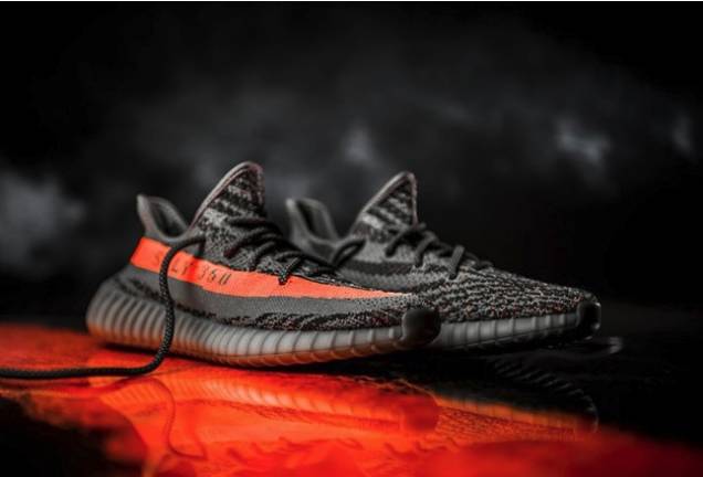 一支YSL就打发了女票，那一双NIKEMag呢？