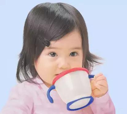 小孩选择什么饮水杯好用,儿童饮水杯怎么选