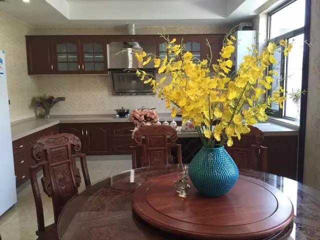 卧室装成什么样子好看,客厅装成这样好吗