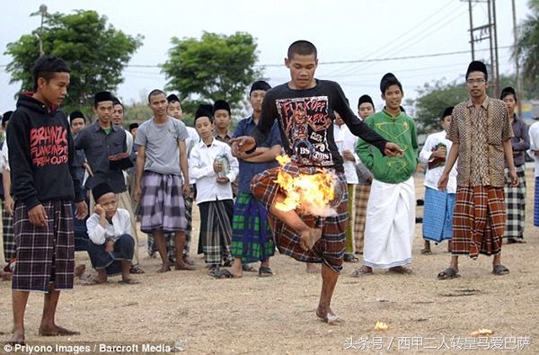 如果足球是燃烧的，那踢球者是什么样的体检？有人这么做了