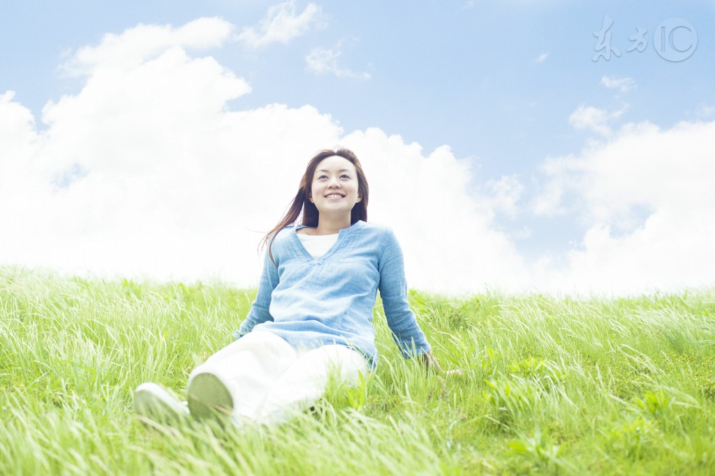 小说：强压腥味呕吐小伙吞下异蛇胆，濒死关头魔神淬体诀突破九重