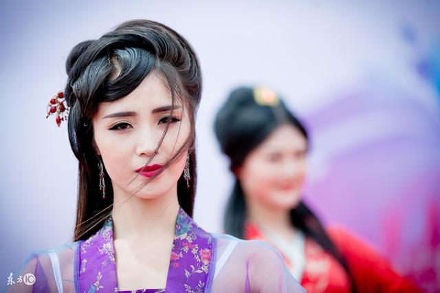 小说：她恩宠平平却怀上龙胎，恶妃表面和气，内心竟巴不得她去死