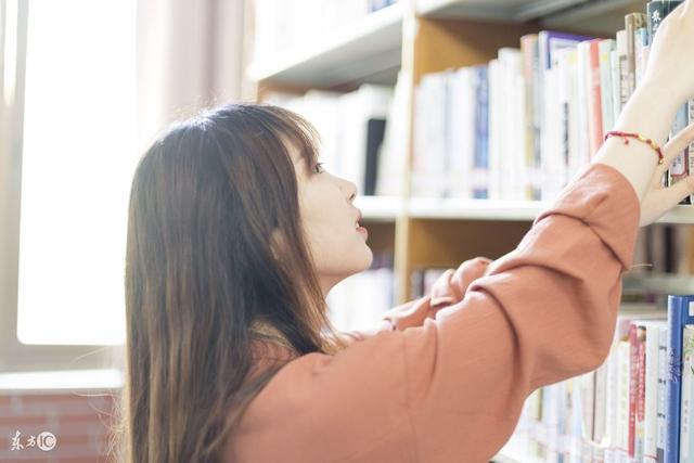 集团千金上山采药中遇神医救治,总裁病重花重金找神医