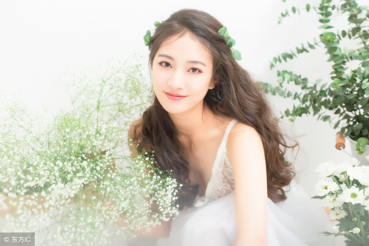 小说：女司机让体验车神的感觉？村小伙一上车就后悔了：你悠着点