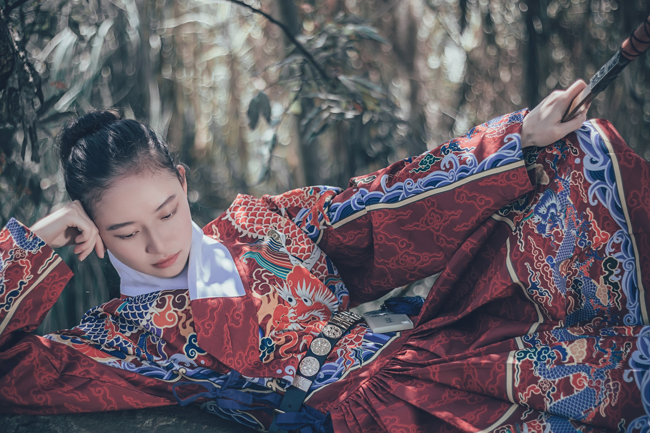 小说：超级势力疯狂大战，帅气男主赶往救场，一剑斩出，天下惊