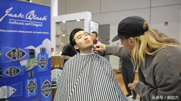 中国学生经历了外国穿搭改造之后，变化不可思议！【给力改造】