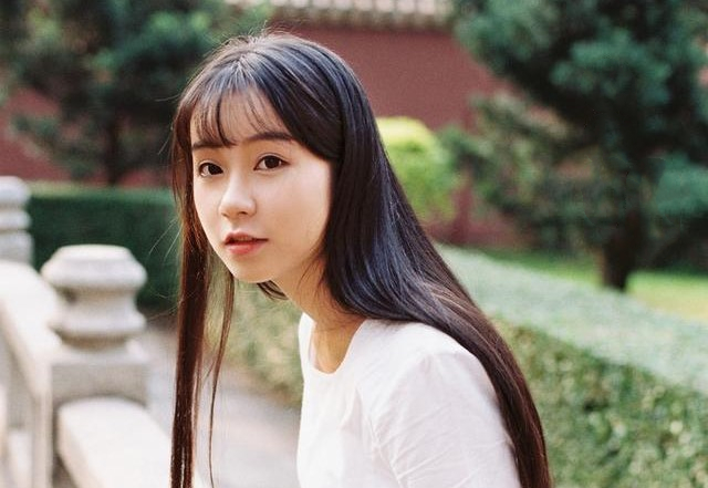 小说女主在大雪中晕倒被男二救了,男主为救女主重伤昏迷不醒小说