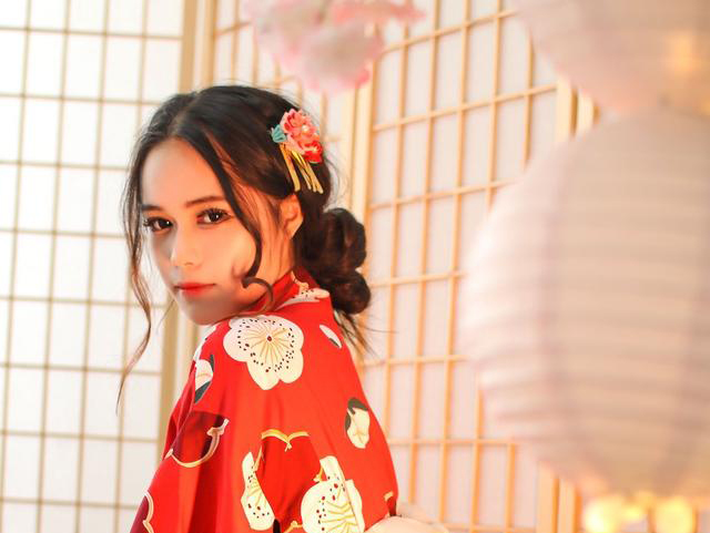 小说：侯爷点名嫡女做儿媳，祖母立刻下令，再也不许仆人欺负她