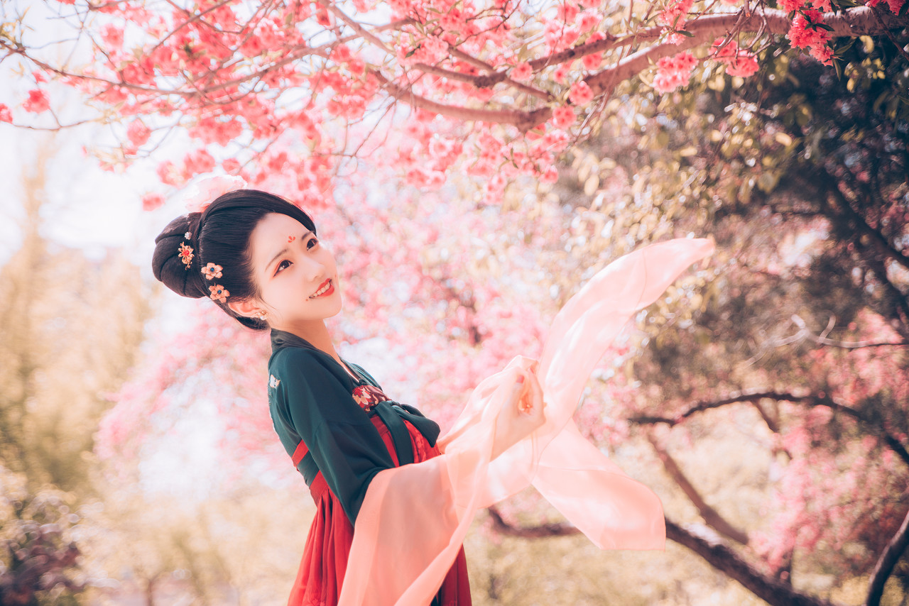 女主玄学算卦小说,女主会算命预言的小说