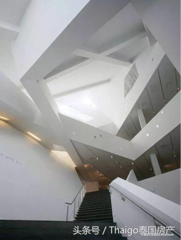 阿玛尼设计，单价3.4w起，马尼拉马卡蒂CBD地标项目世纪尖塔大厦