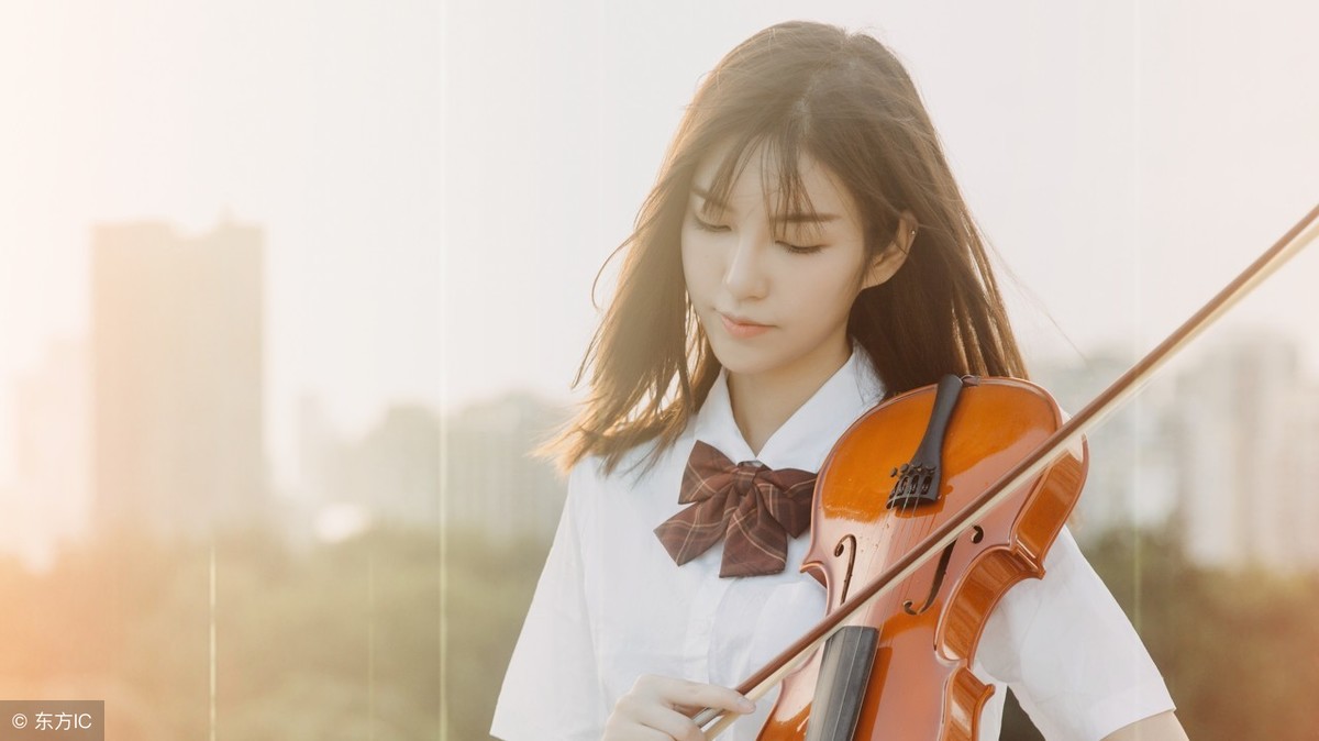 小说：被前辈说狂妄自大？开局演唱《水中花》，如闻仙音耳暂明！