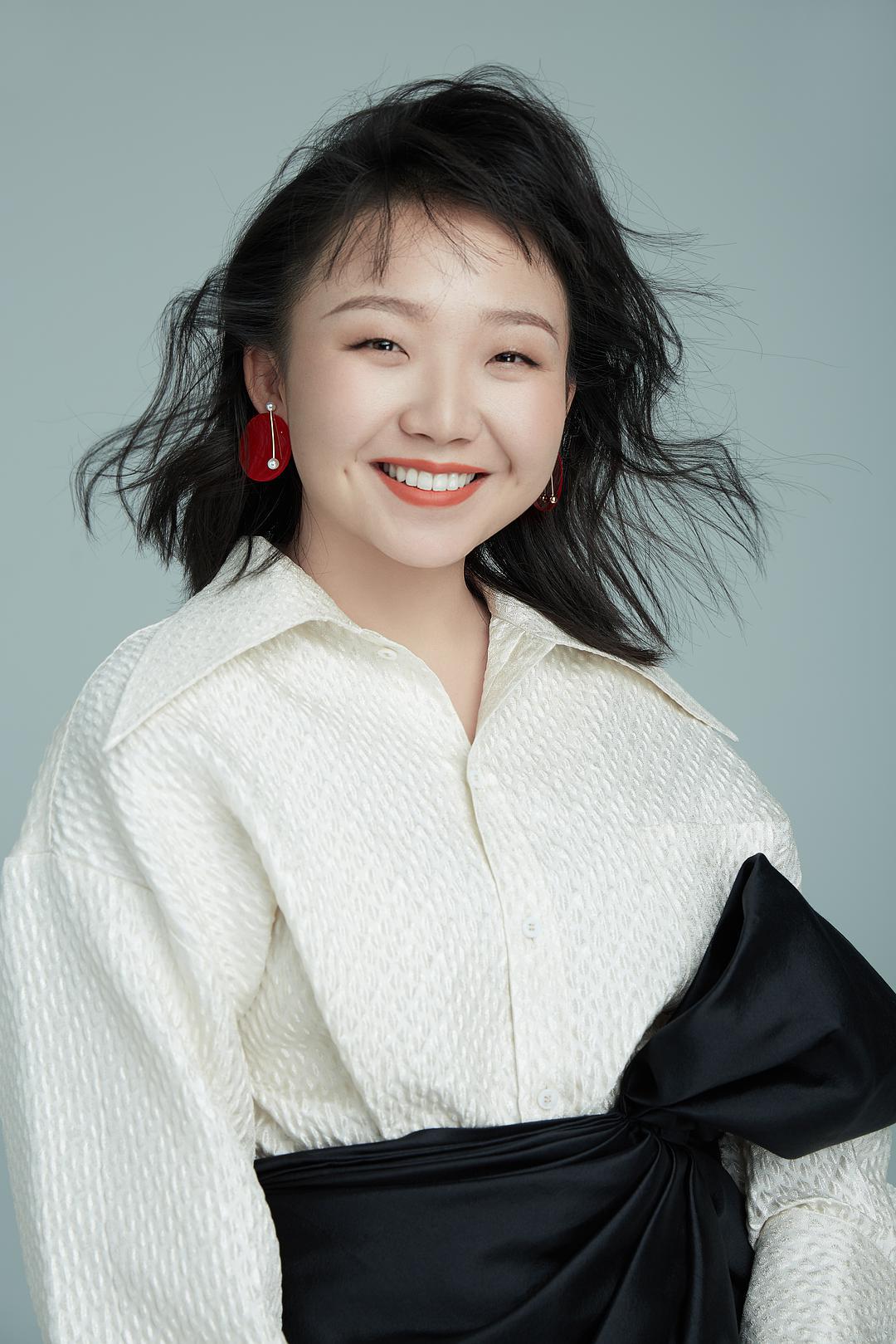 别再削骨追求“瓜子脸”了,6位方脸女星告诉你,国字脸才真扛老