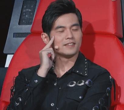 昆凌高中和周杰伦绯闻,昆凌嫁给周杰伦后咖位