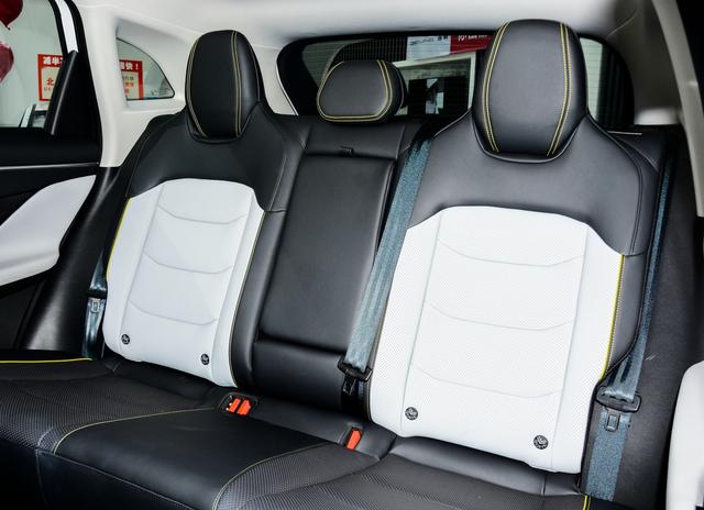 北汽魔方油电混动,北汽魔方新能源车