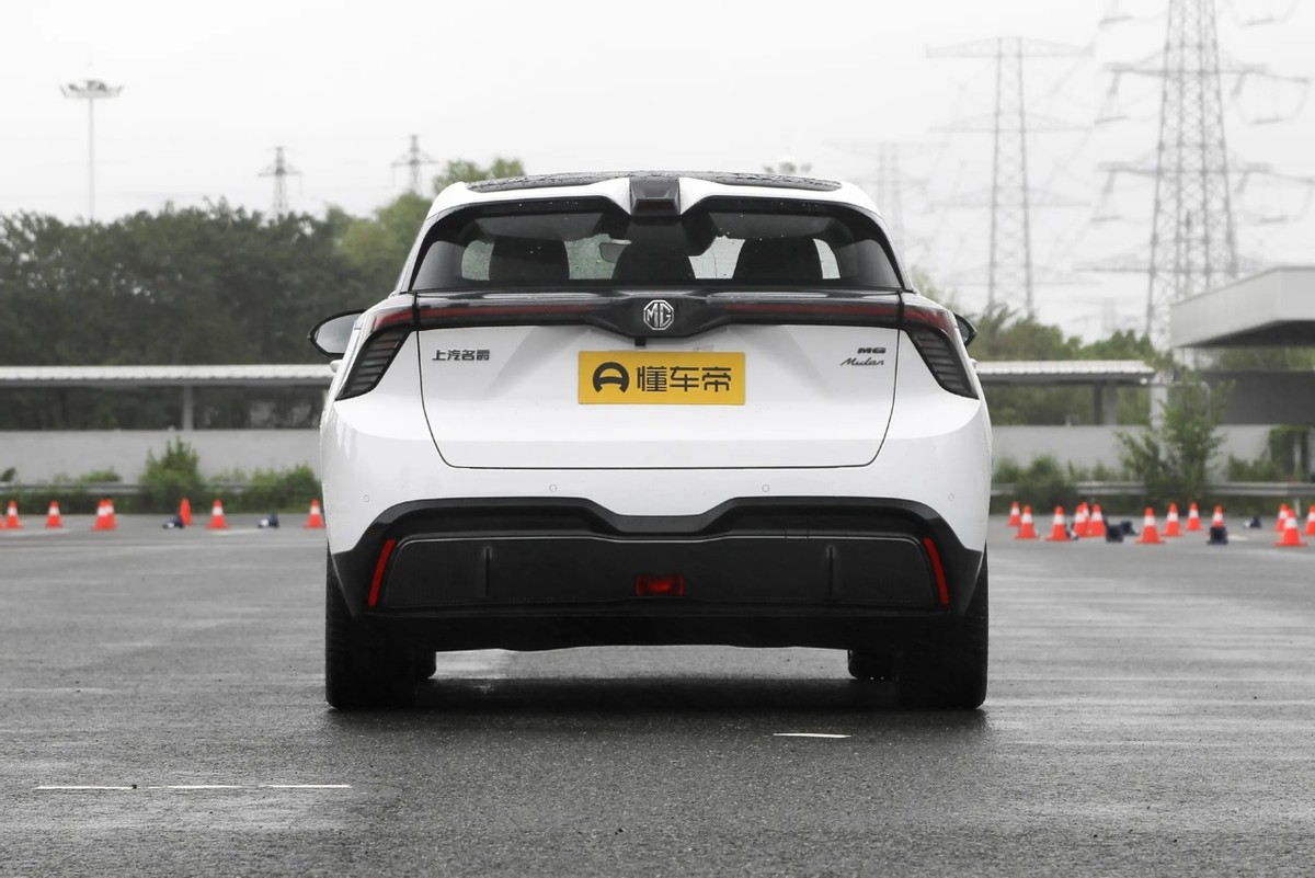 纯电小钢炮四驱,新款小钢炮7.4秒破百