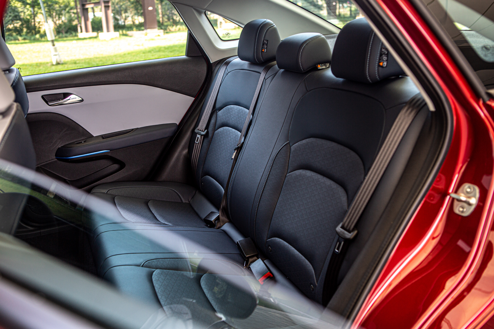 昆明雪佛兰科鲁泽2023款1.5l乐享版,捷达va3与雪佛兰科鲁泽2021款对比