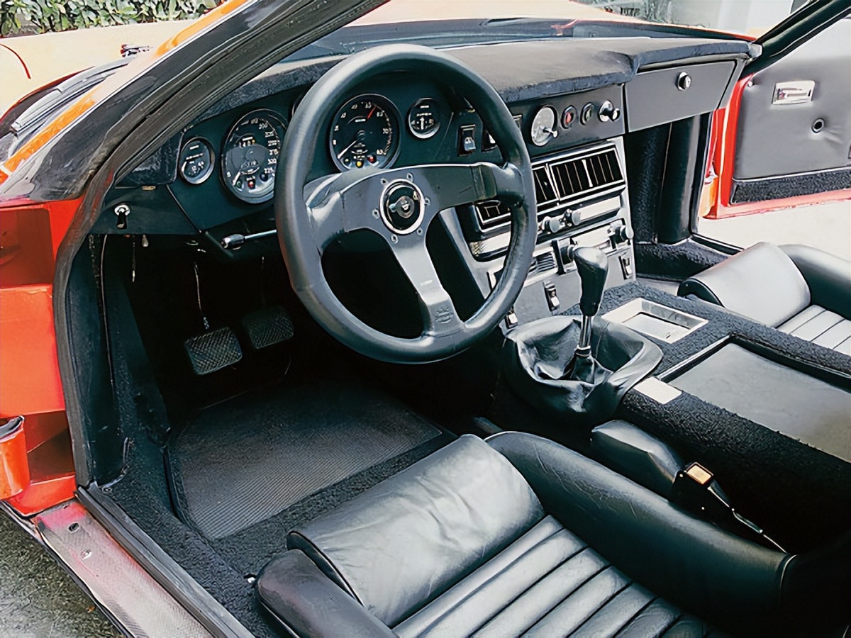 法拉利296gts对比兰博基尼,法拉利296gts对标兰博基尼什么