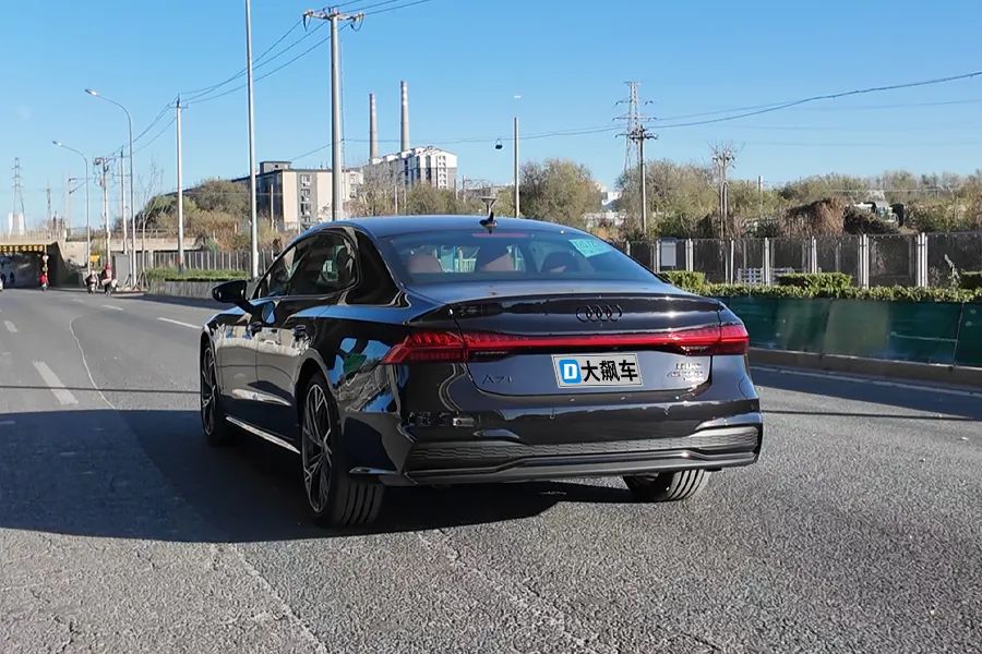 奥迪a7l跑高速表现怎么样,奥迪A7L跑高速视频