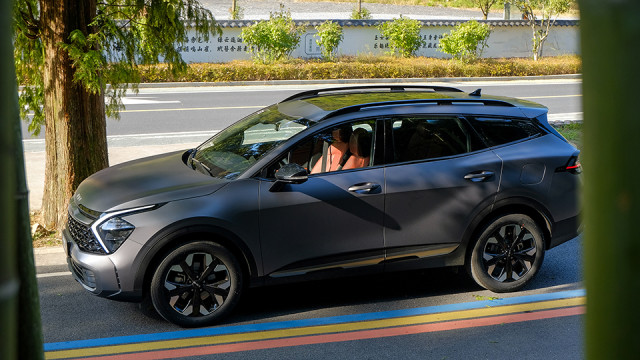 起亚狮铂拓界2.0t四驱脱困测试,起亚狮铂拓界顶配值得入手吗