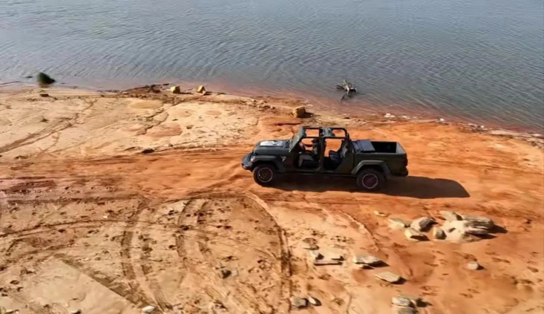 jeep角斗士不越野有必要升高吗,jeep角斗士改装50万