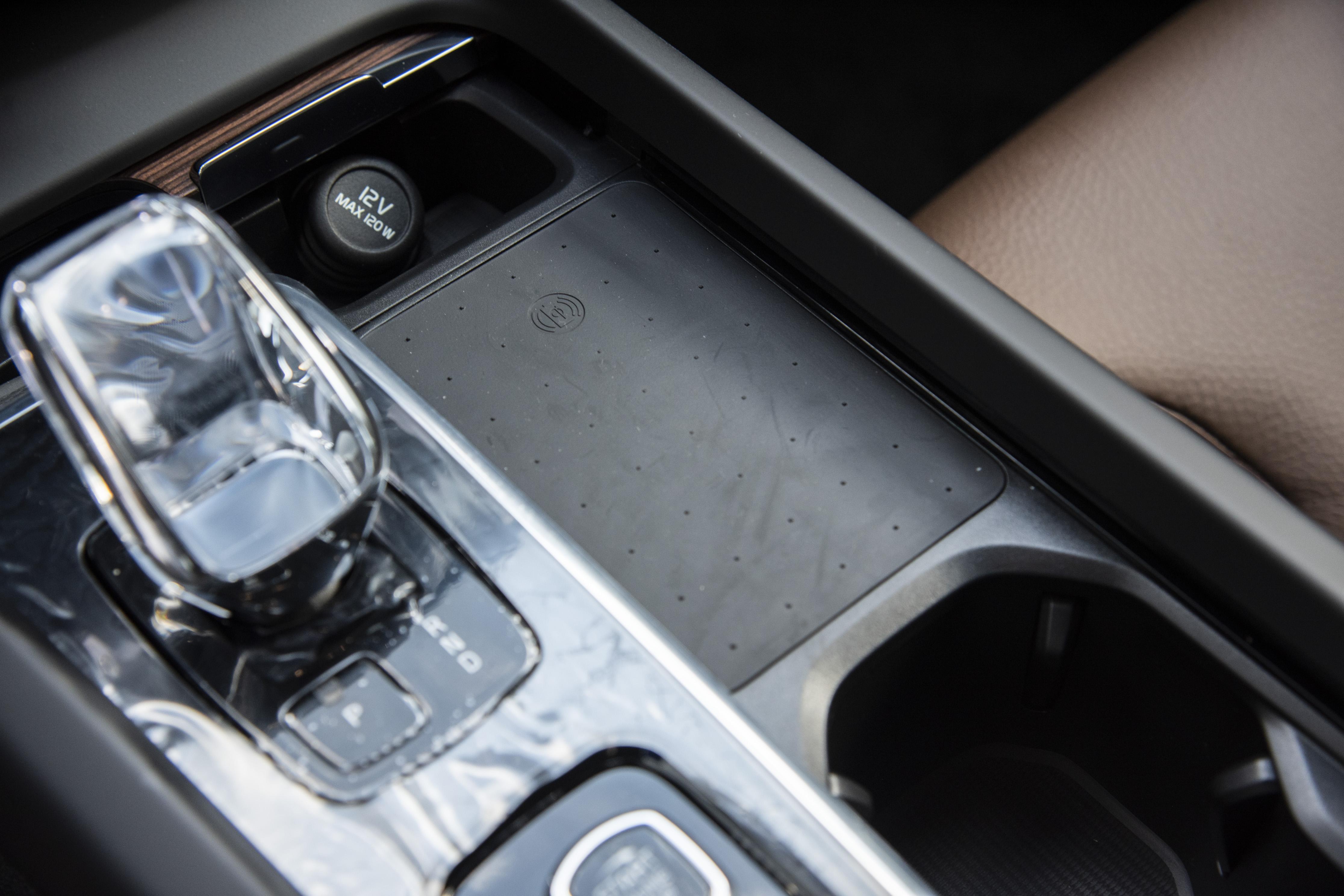 沃尔沃xc60降价10万了值得出手么,2024年沃尔沃xc60还值得入手吗