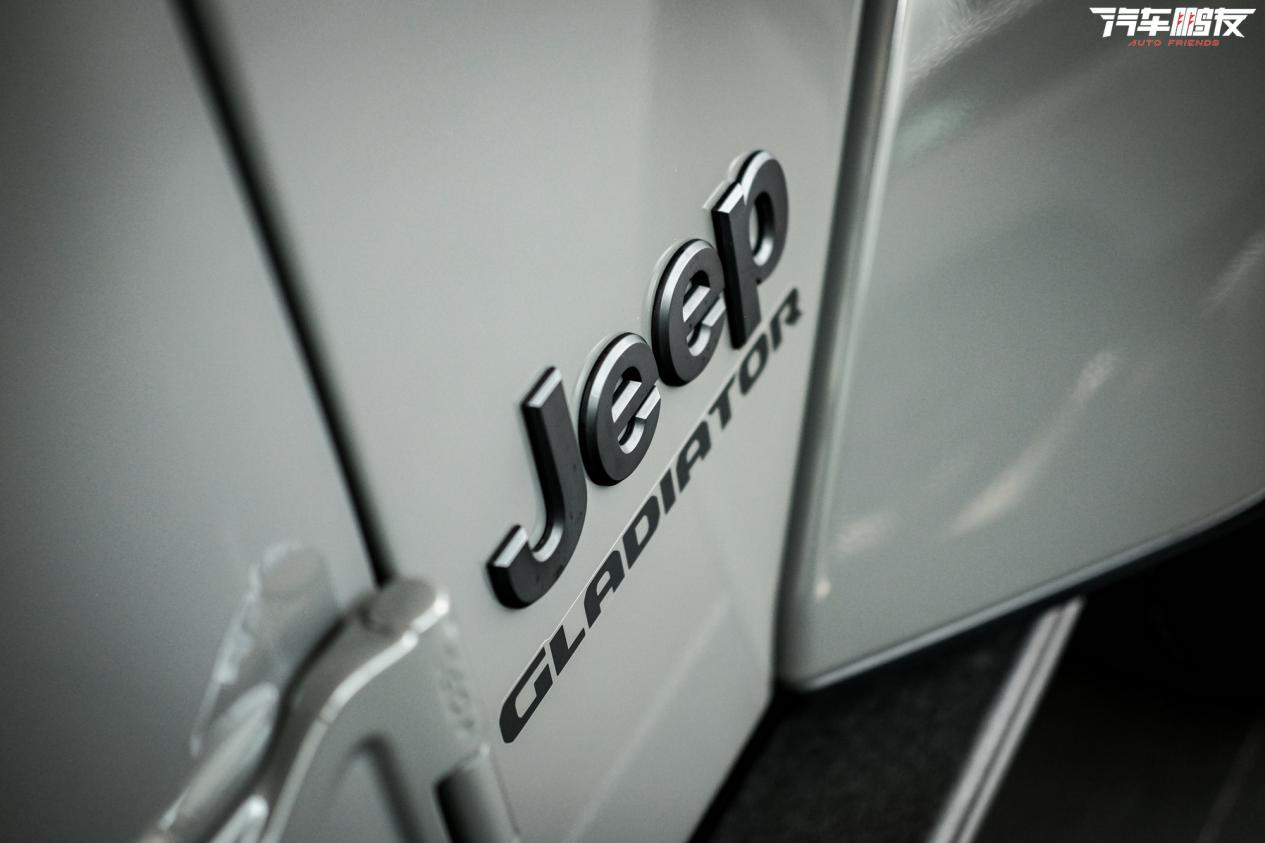 新款jeep角斗士,jeep角斗士适合跑长途吗