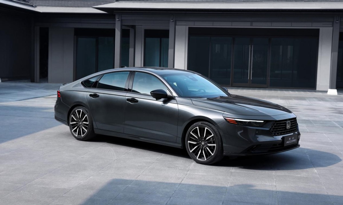 本田雅阁和别克君越怎么选很纠结,迈腾帕萨特雅阁凯美瑞君越怎么选