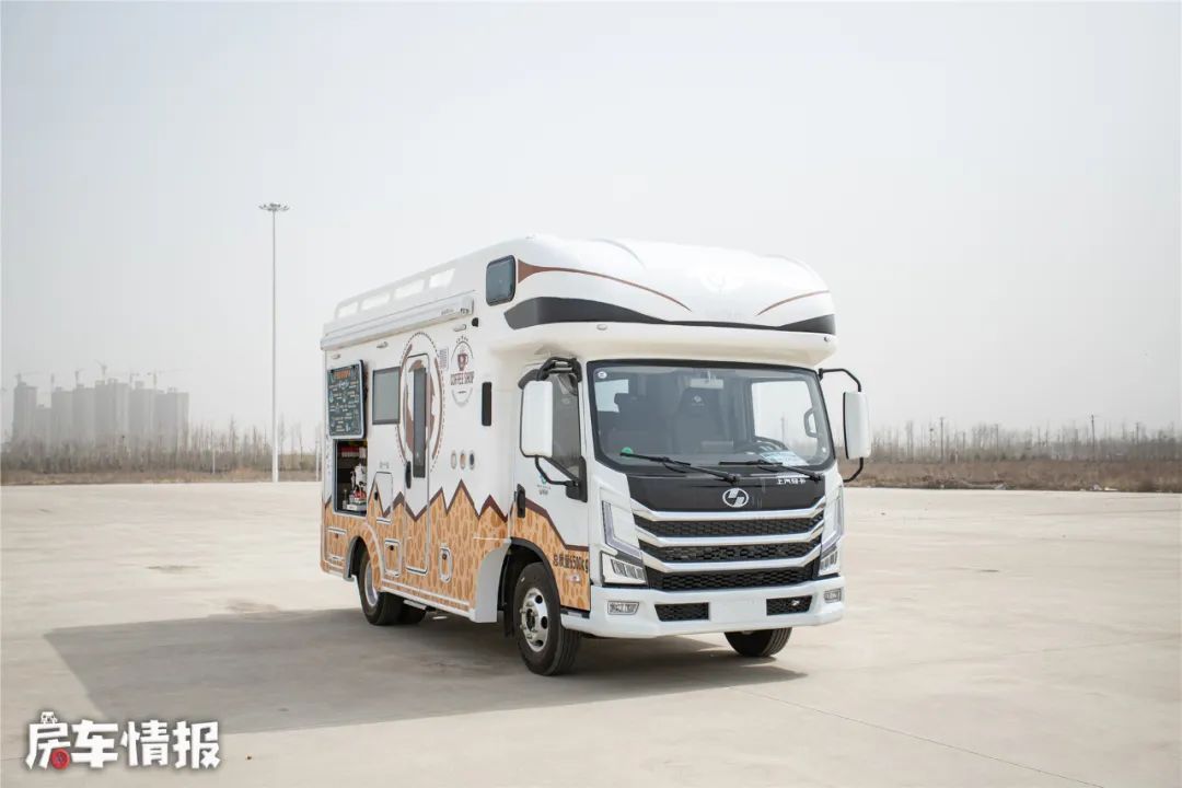 12万上汽跃进s100平头轻卡房车,跃进h300轻卡房车室内220v电源