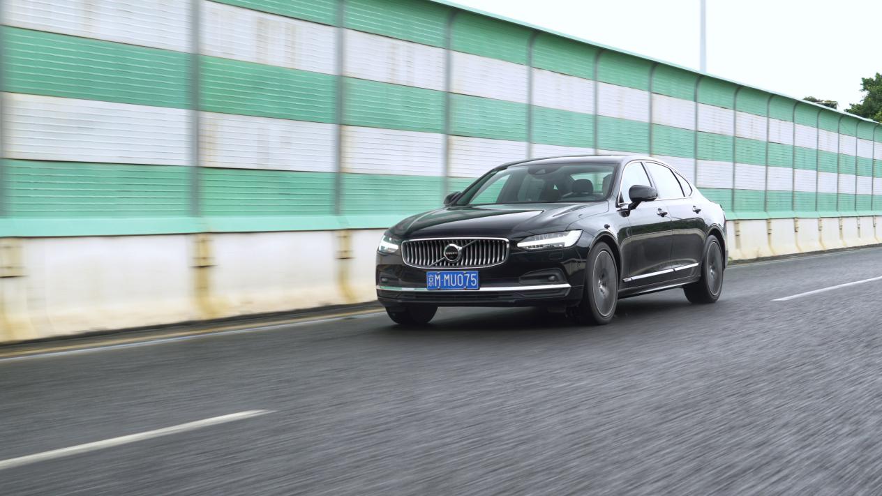 奥迪a6l跟沃尔沃s90哪个零整比高,奥迪A6L与沃尔沃s90哪个好